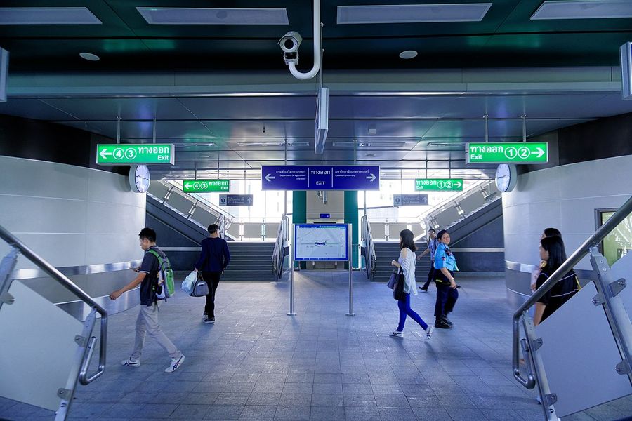 1280px-BTS_Kasetsart_University_-_Ticket_office_floor_with_signs_and_info_boards_result
